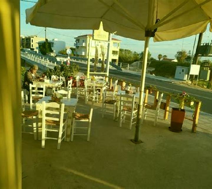 Rosa, 25, acompañante rubia platino de ojos verdes y etnia caribeña basada en Madinatche. Ofrece Griego (anal), BDSM, Striptease, Noche completa. Disponible ...