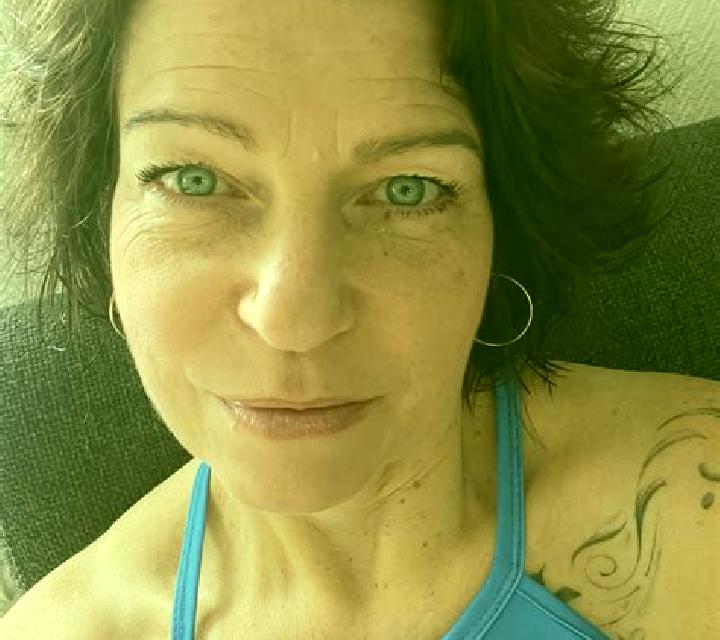 Rosa, 33, acompañante morena de ojos verdes y etnia europea basada en Cambita Garabitos. Ofrece 69, Acompañante de viaje, Tríos / dúos, BDSM. Disponible en d...