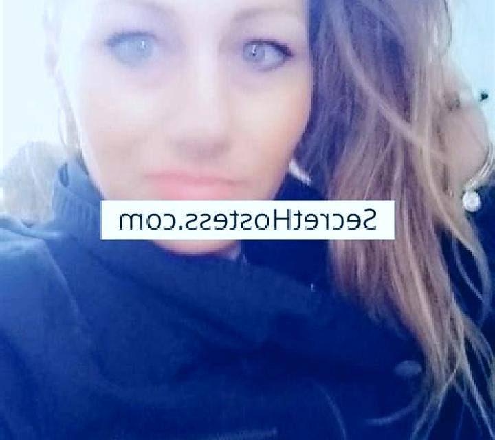 Valentina, 27, acompañante castaño claro de ojos azules y etnia caribeña basada en Kublov. Ofrece Masaje de próstata, Masaje erótico. Disponible en domicilio...