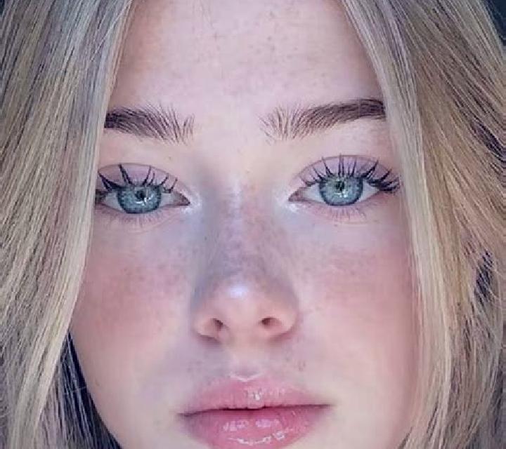 Valentina, 27, acompañante rubia platino de ojos marrones y etnia caribeña basada en Alexandria. Ofrece Griego (anal), Hasta el final (CIM), Striptease, Chic...