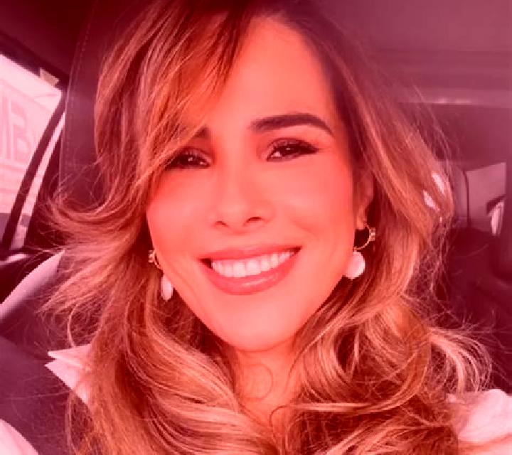 Valeria, 31, acompañante rubia platino de ojos marrones y etnia negra basada en Colombier. Ofrece Masaje de próstata, Noche completa, Acompañante de viaje. D...