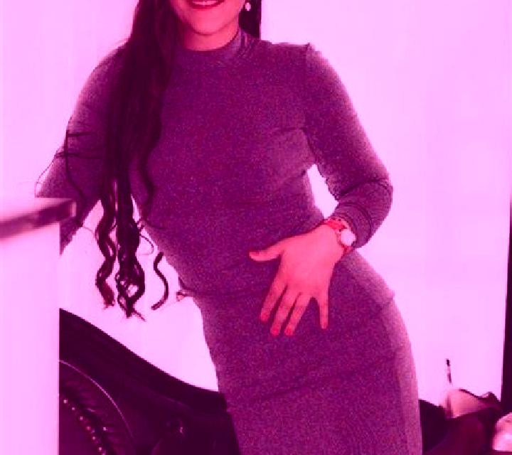 Verónica, 29, acompañante rubia platino de ojos verdes y etnia asiática basada en Cihayam. Ofrece Tantra, Masaje erótico, 69, Cita de cena, Masaje de próstat...