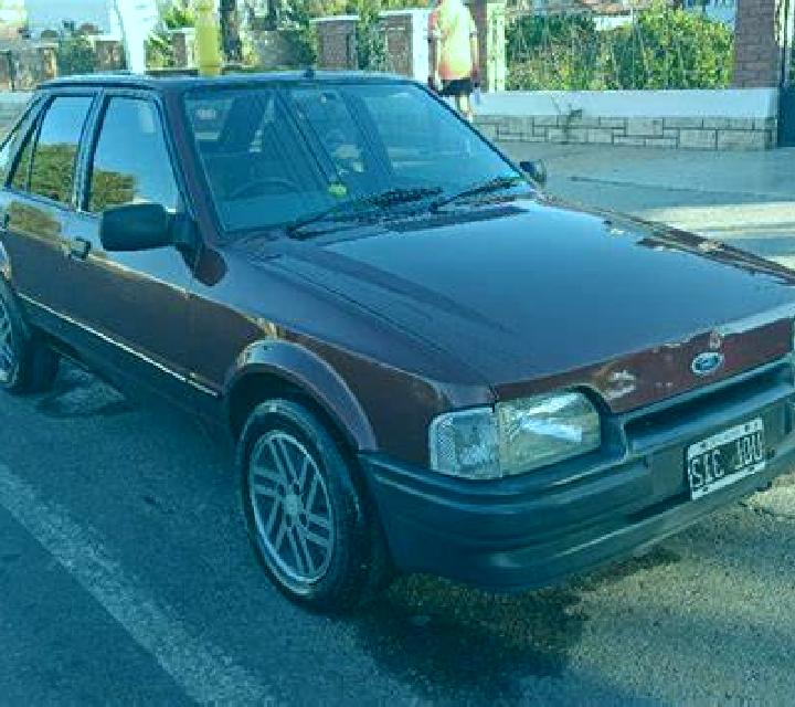 Yasmin, 30, acompañante pelirroja de ojos avellana y etnia eslava basada en Alcantarilla. Ofrece Beso francés profundo, Fetiche, BDSM, Noche completa, Pareja...